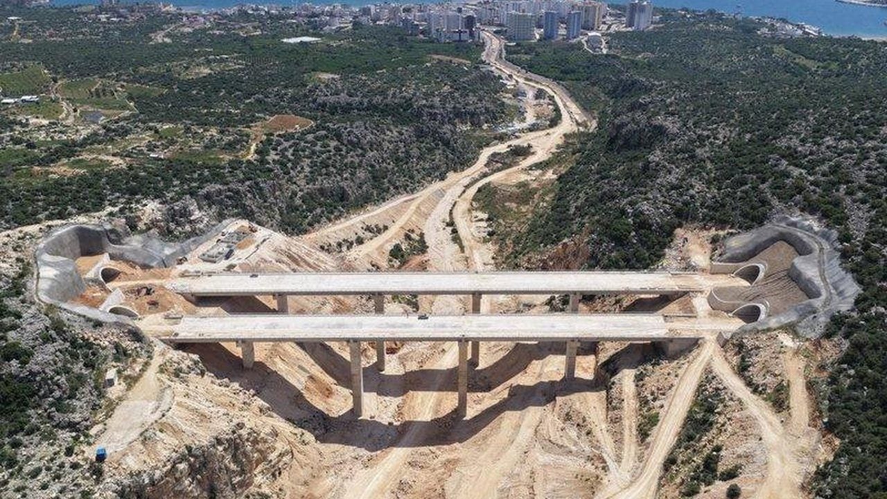 Foto - 2,5 saatlik yolculuk sadece 18 dakikaya düşecek! Dev projede geri sayım başladı
