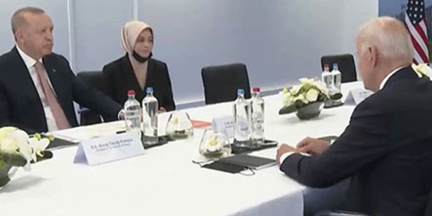 Ecevit dönemini özleyen gericilere AK Parti'den tokat gibi cevap!