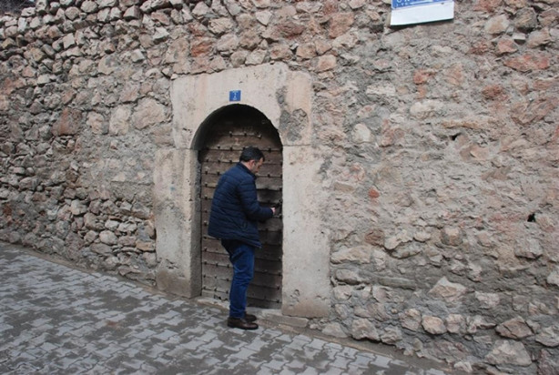 Foto - 265 senelik hanı satılığa çıkardı