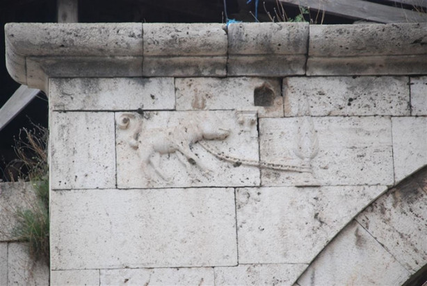 Foto - 265 senelik hanı satılığa çıkardı