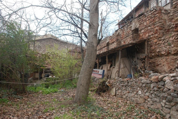 Foto - 265 senelik hanı satılığa çıkardı