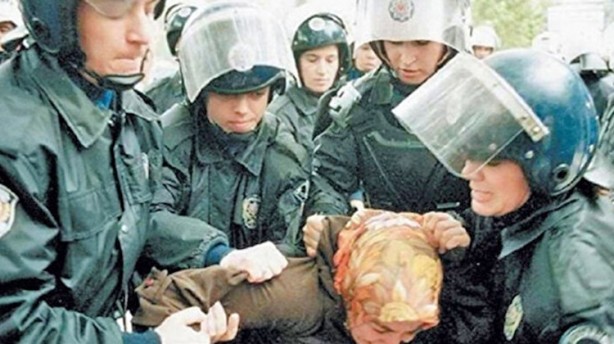 Foto - 28 Şubat sürecinde hükümete karşı ‘Gerekirse silah bile kullanırız’ diyerek cebir ve şiddete başvuracaklarını söyleyenler bugün tahliye edildi: HakkımızI helâl etmiyoruz