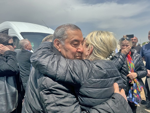 Foto - 28 Şubat sürecinde hükümete karşı ‘Gerekirse silah bile kullanırız’ diyerek cebir ve şiddete başvuracaklarını söyleyenler bugün tahliye edildi: HakkımızI helâl etmiyoruz