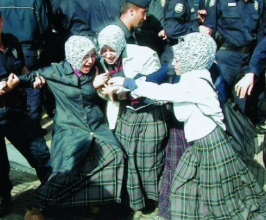 Foto - 28 Şubat’ın vurduğu öğrenciler konuştu! O peruğu tören eşliğinde çöpe attım