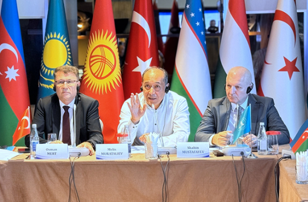 Foto - 29 harften 24 harfe Türk Alfabesi