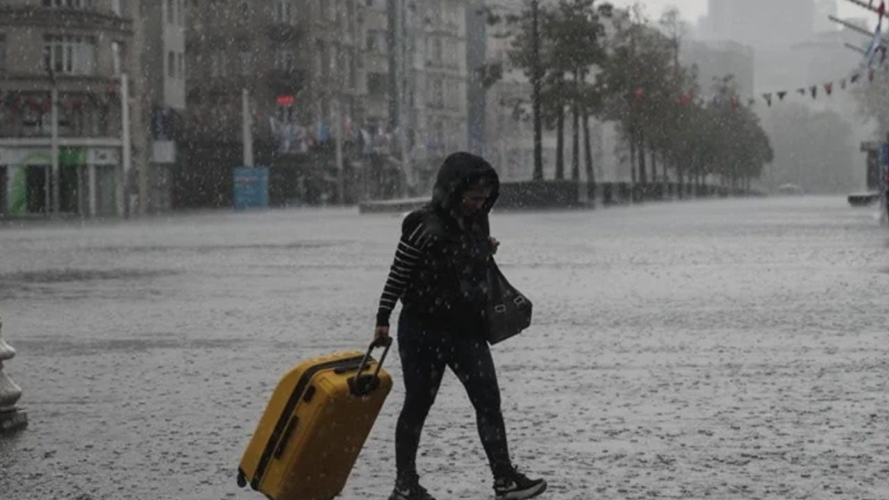 Foto - 29 ilde sarı kodlu alarm: İstanbullular, yarın sabah kuvvetli yağış geliyor!