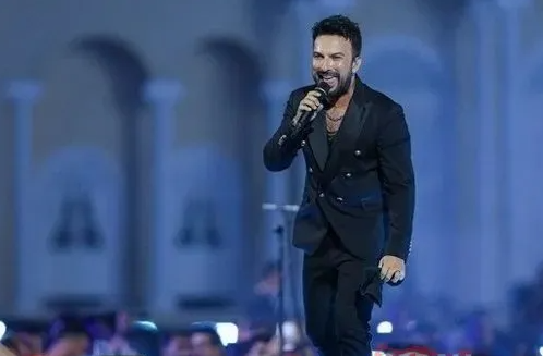 Foto - 29 milyon TL’lik konser! İzmirlinin parasını sahneye gömmüşler İşte Tarkan gerçeği