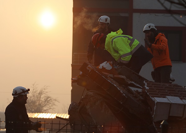 Foto - 29 saat saat sonra 6 aylık bebekten güzel haber! Anne ve bebeğin kurtuluş hikayesi