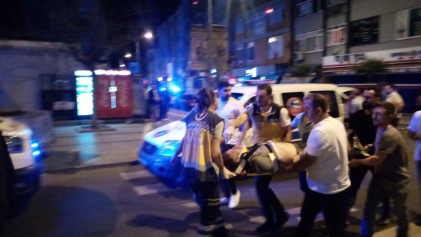 Foto - 2'si polis 10 yaralı! Ortalık savaş alanına döndü