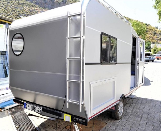 Foto - 3 ayda karavan yaptı