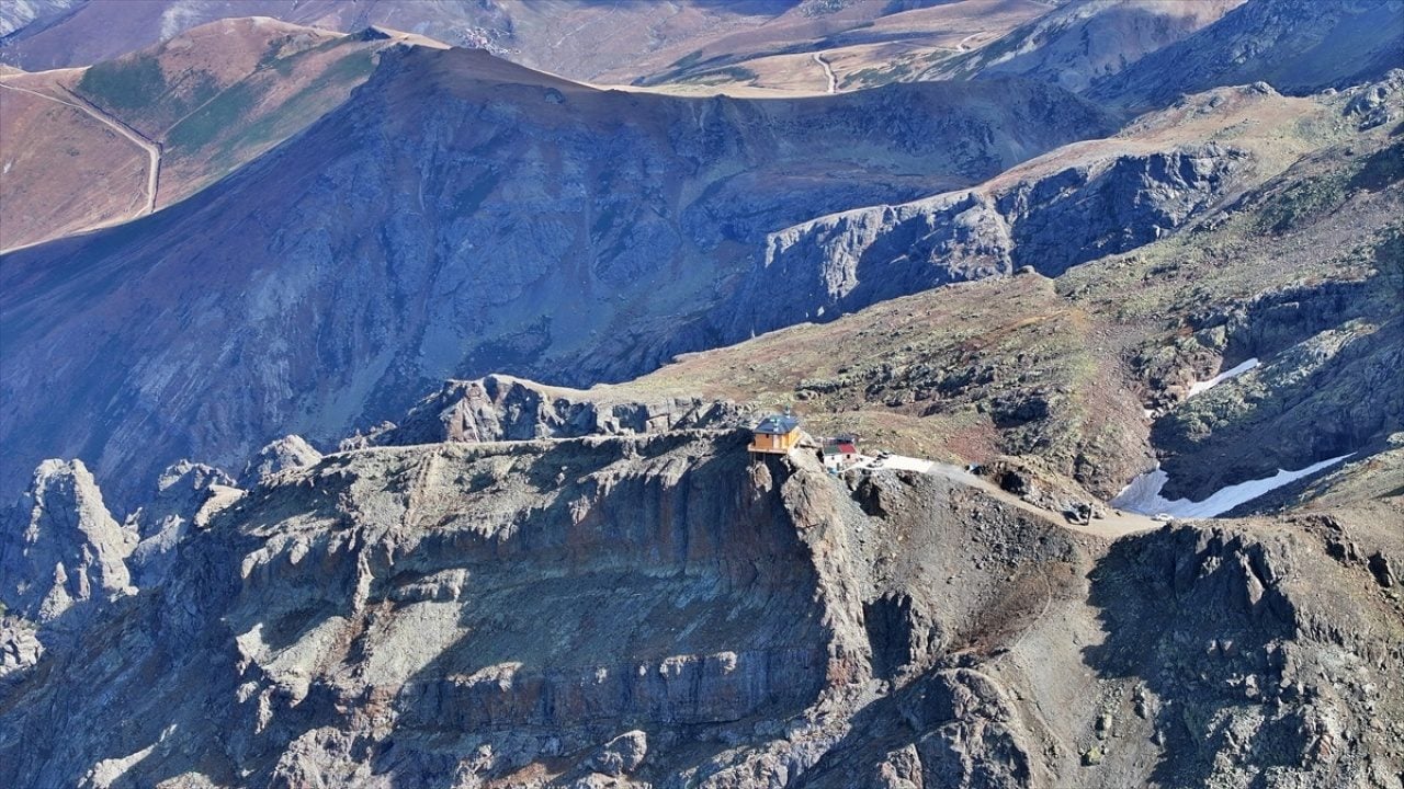 Foto - 3 bin 180 metre rakımda bulunuyor! Yanan Kırklar Mescidi yeniden inşa ediliyor