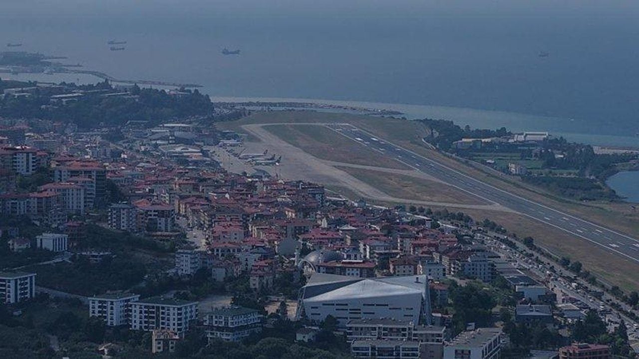Foto - 3 bin 240 metrelik dev pist Karadeniz’in üstüne kuruluyor! Sondaj çalışmaları apar topar başladı