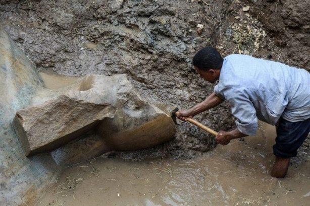 Foto - 3 bin 300 senelik heykeller bulundu