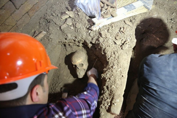 Foto - 3 bin 500 senelik 9 mezar bulundu!