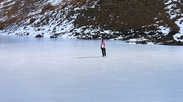 Foto - 3 bin 549 rakımda buz pateni keyfi