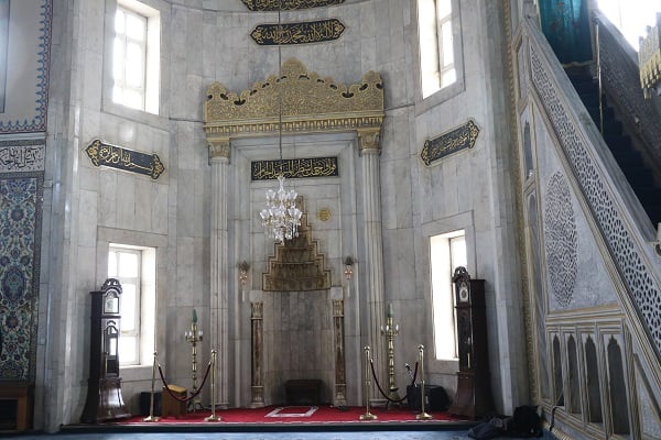 Foto - 3 büyük depreme rağmen çatlak bile yok! Bu caminin sırrı ne? 