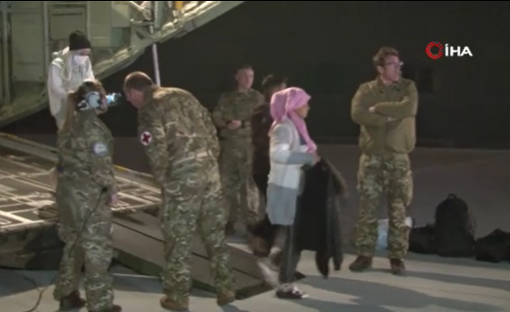 Foto - 3 diyaliz hastası depremzede Adana'dan İstanbul'a nakledildi!