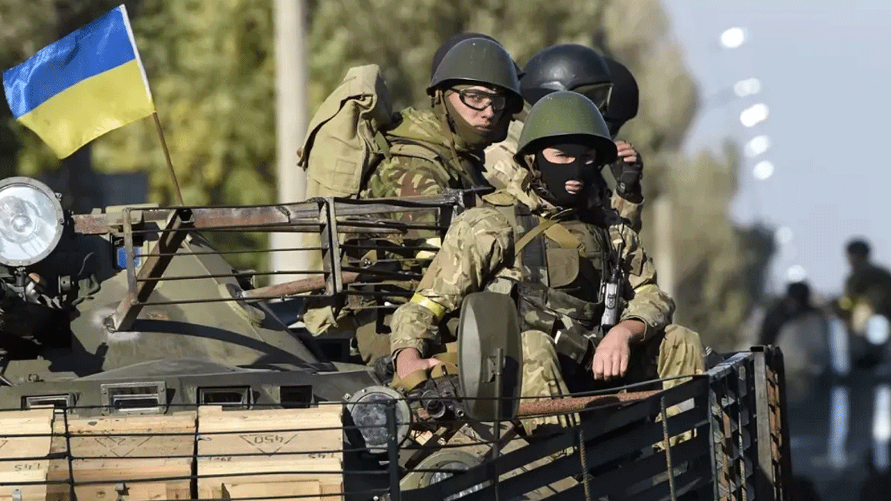 Foto - 3. dünya savaşının kapısı çalındı! Rusya'nın petrol rafinerisi vuruldu