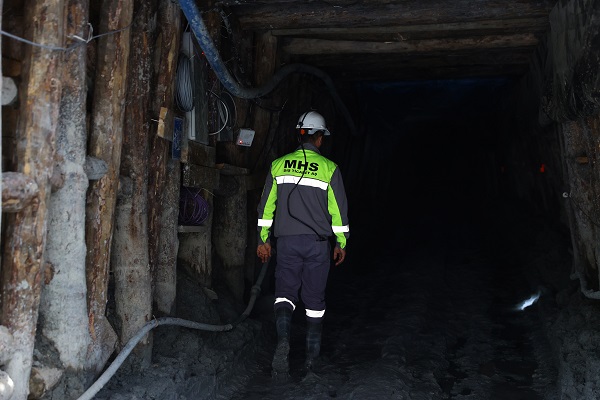 Foto - 3 galeri göçük altında kaldı! Deprem sırasında oldu tam 12 metre
