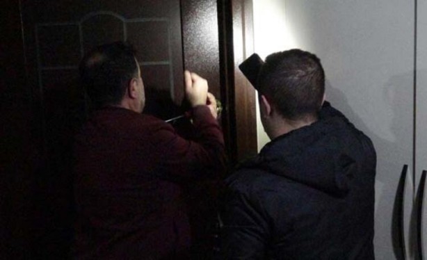 Foto - 3 gün 3 gece uyuyan kadının evine polis çilingirle girdi