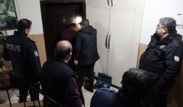 3 gün 3 gece uyuyan kadının evine polis çilingirle girdi