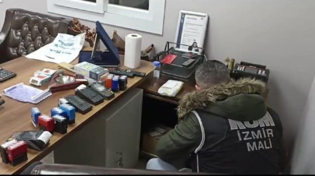 3 ilde eş zamanlı naylon fatura operasyonu! Milyarlarca liralık e-fatura ele geçirildi