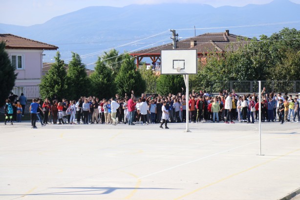 Foto - 3 katlı binanın çatısı yandı! Müdahale havadan görüntülendi