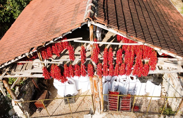 Foto - 3 kilogramlık kırmızı biber sepeti 30 bin liradan satıldı