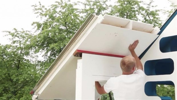 Foto - 3 saatte ev inşa etti!