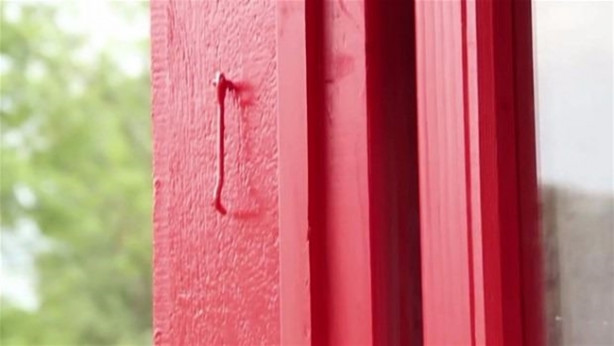 Foto - 3 saatte ev inşa etti!