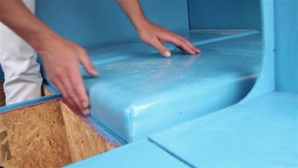 Foto - 3 saatte ev inşa etti!