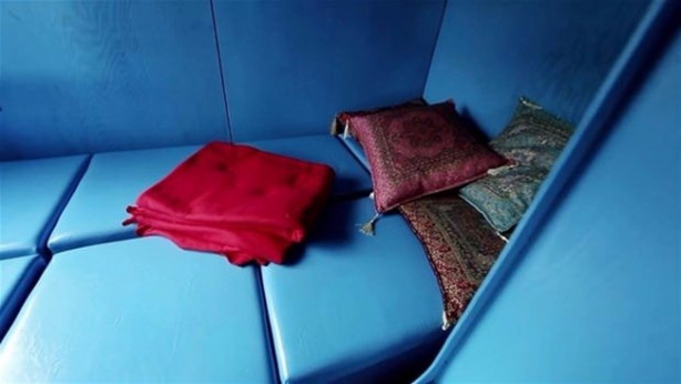 Foto - 3 saatte ev inşa etti!