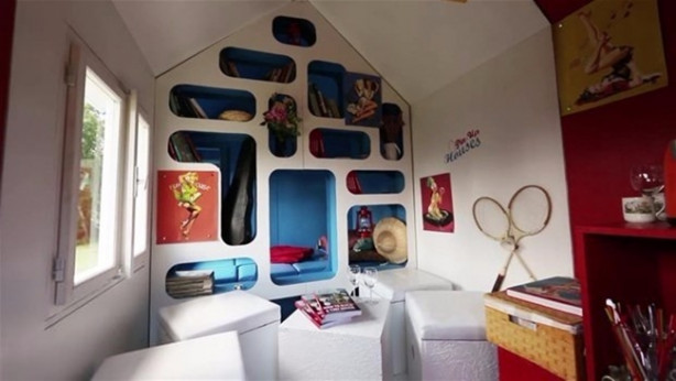 Foto - 3 saatte ev inşa etti!