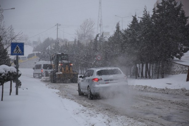 Foto - 3 şehirde 1428 yerleşim birimine ulaşım sağlanamıyor