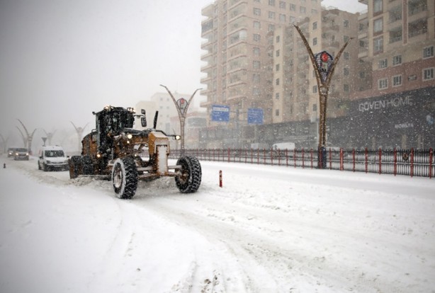 3 şehirde 1428 yerleşim birimine ulaşım sağlanamıyor