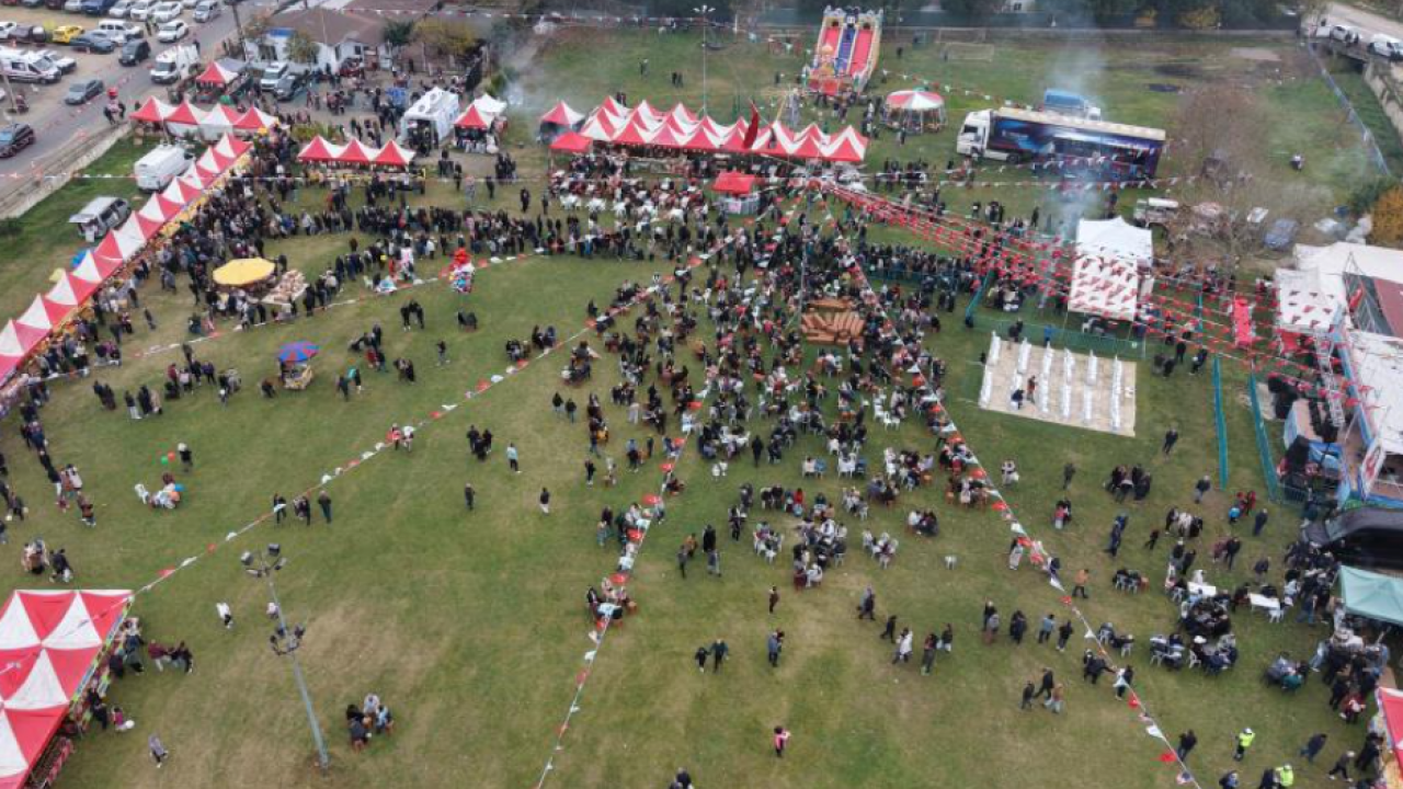 3 ton ücretsiz dağıtıldı! Tekirdağ'da hamsi izdihamı