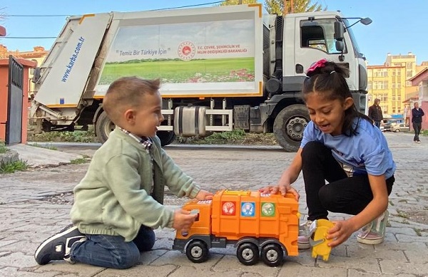 Foto - 3 yaşındaki Ali Taha bakın her gün kimin yolunu gözlüyor