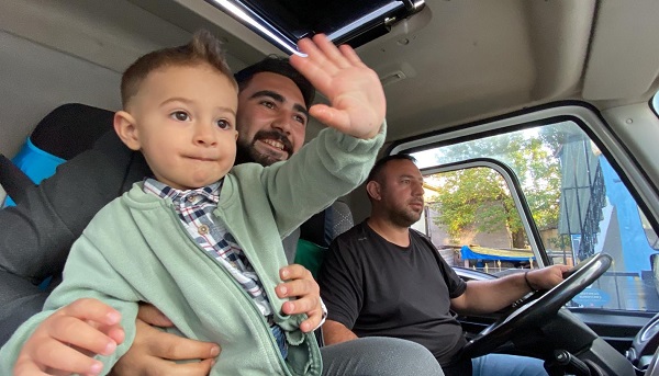 Foto - 3 yaşındaki Ali Taha bakın her gün kimin yolunu gözlüyor