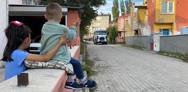 Foto - 3 yaşındaki Ali Taha bakın her gün kimin yolunu gözlüyor