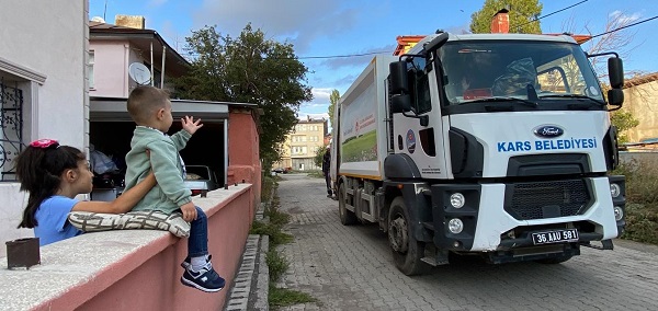 Foto - 3 yaşındaki Ali Taha bakın her gün kimin yolunu gözlüyor