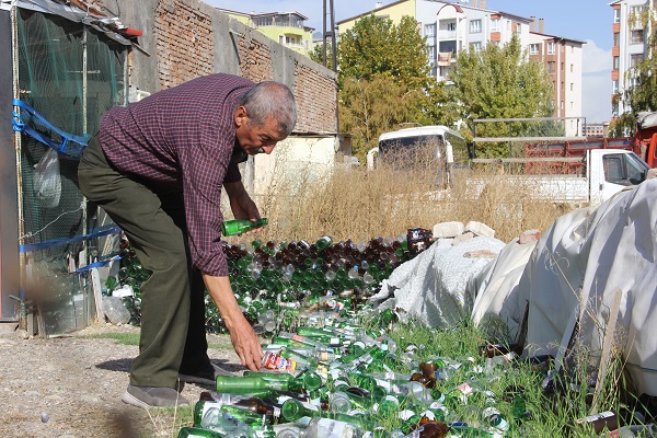 Foto - 3 yılda 5 bin şişe topladı! 
