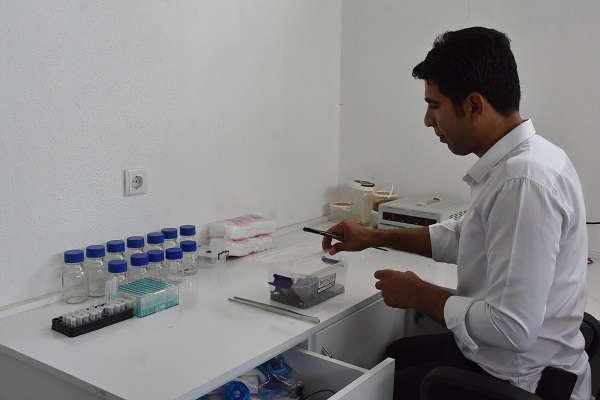 Foto - 3 yıldır 3 bin akrebe bakıyor