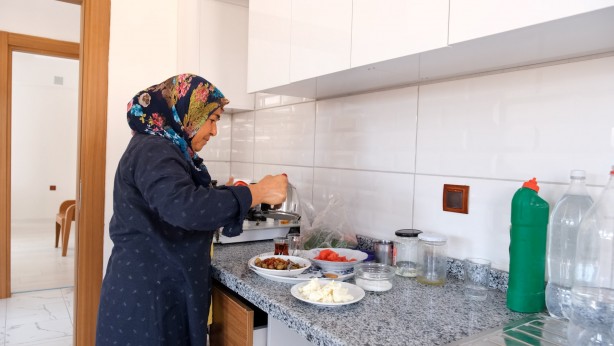 Foto - 30 bin tanesi daha teslime hazırlanıyor! Devletin görevi rakı değil bunları yapmak