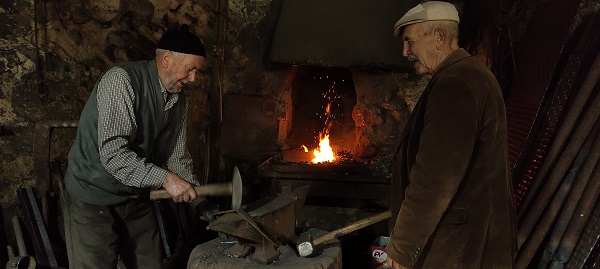 Foto - 30 köye tarım aleti yapıyor! 80 yaşında her gün 10 saat demir dövüyor