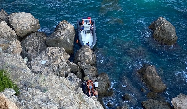 30 metrelik falezlerin alt kısmında bulundu! 