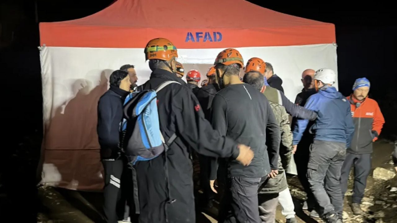Foto - 30 saattir kurtarılmayı bekliyorlardı: 10 kişiden haber geldi!