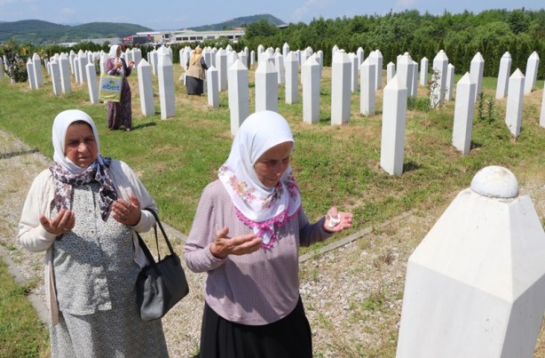 30 yıl önce katledilmişlerdi! Toprağa verildiler