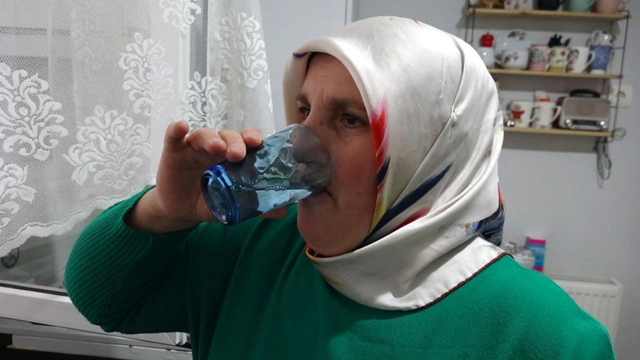 Foto - 30 yıl önce kaynanasından gördü, ailesinden gizlice yemeklere bile koydu! Şifa getirdiğine inanıyor! Sen ne yaptın böyle Naciye abla