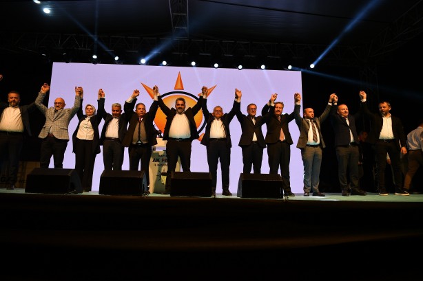 Foto - 30 yıl önce siyasete başladı! O başkan tüm ilçelerde en çok oyu alan büyükşehir adayı oldu!