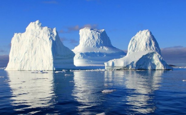 30 yıl sonra Dünyanın en büyük buzdağı hareket etti